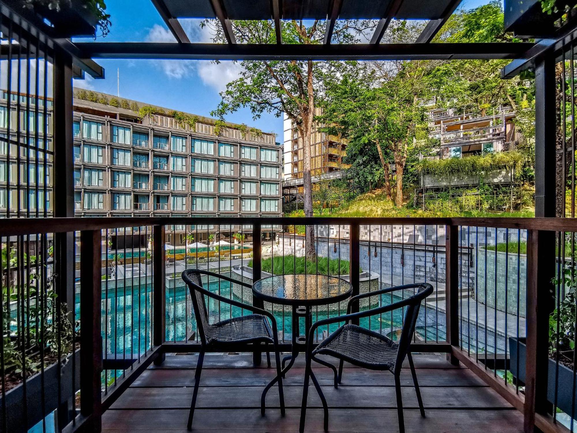 Dinso Resort & Villas Phuket, Vignette Collection By Ihg Patong Exterior photo