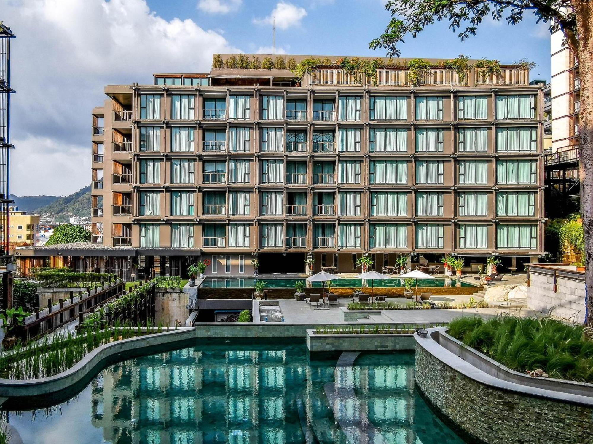 Dinso Resort & Villas Phuket, Vignette Collection By Ihg Patong Exterior photo
