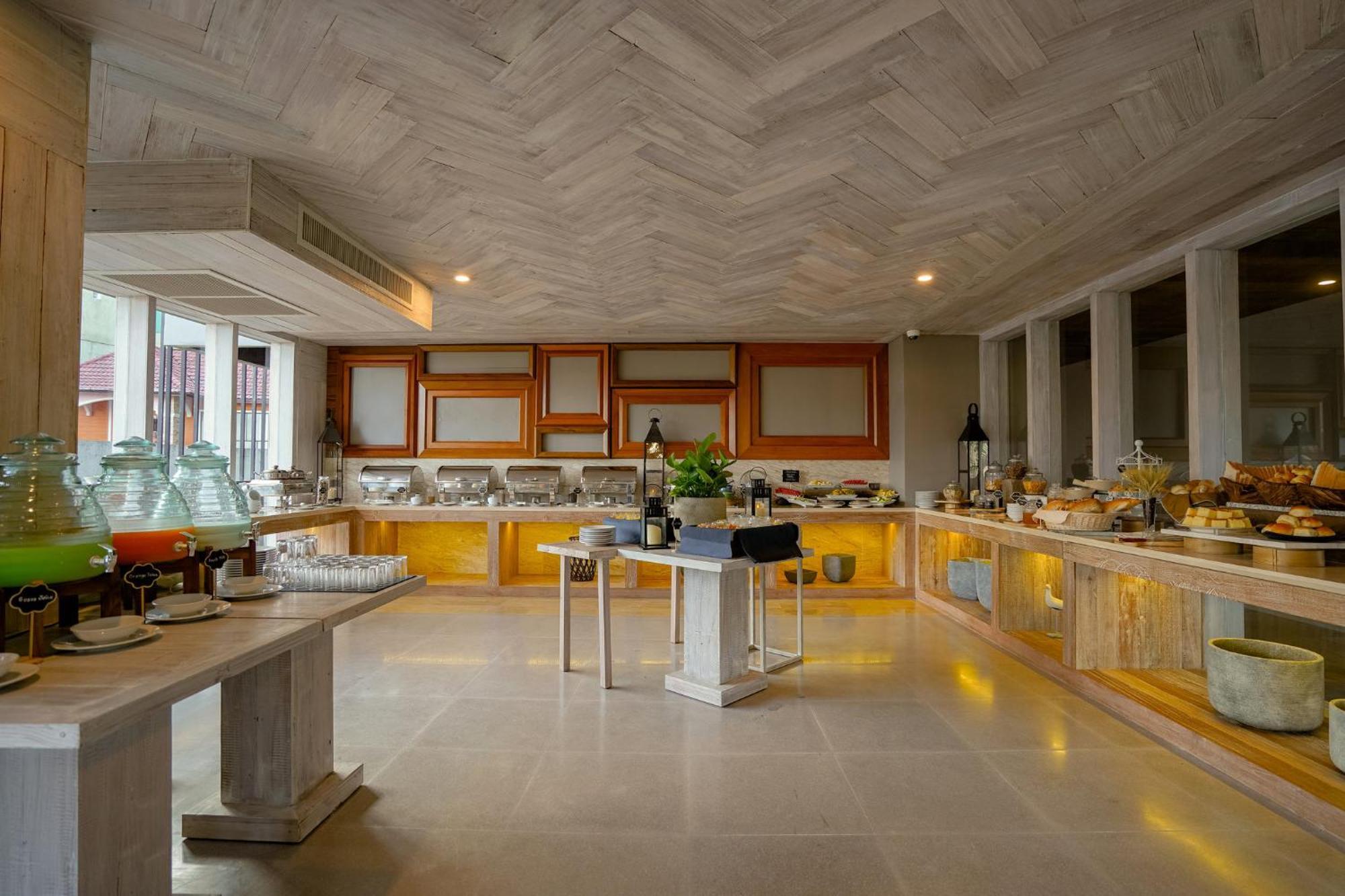 Dinso Resort & Villas Phuket, Vignette Collection By Ihg Patong Exterior photo